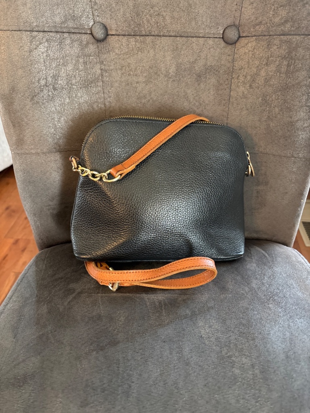 Women’s Valentina Italia Black Pebbled Leather Crossbody Handbag - Picture 3 of 7